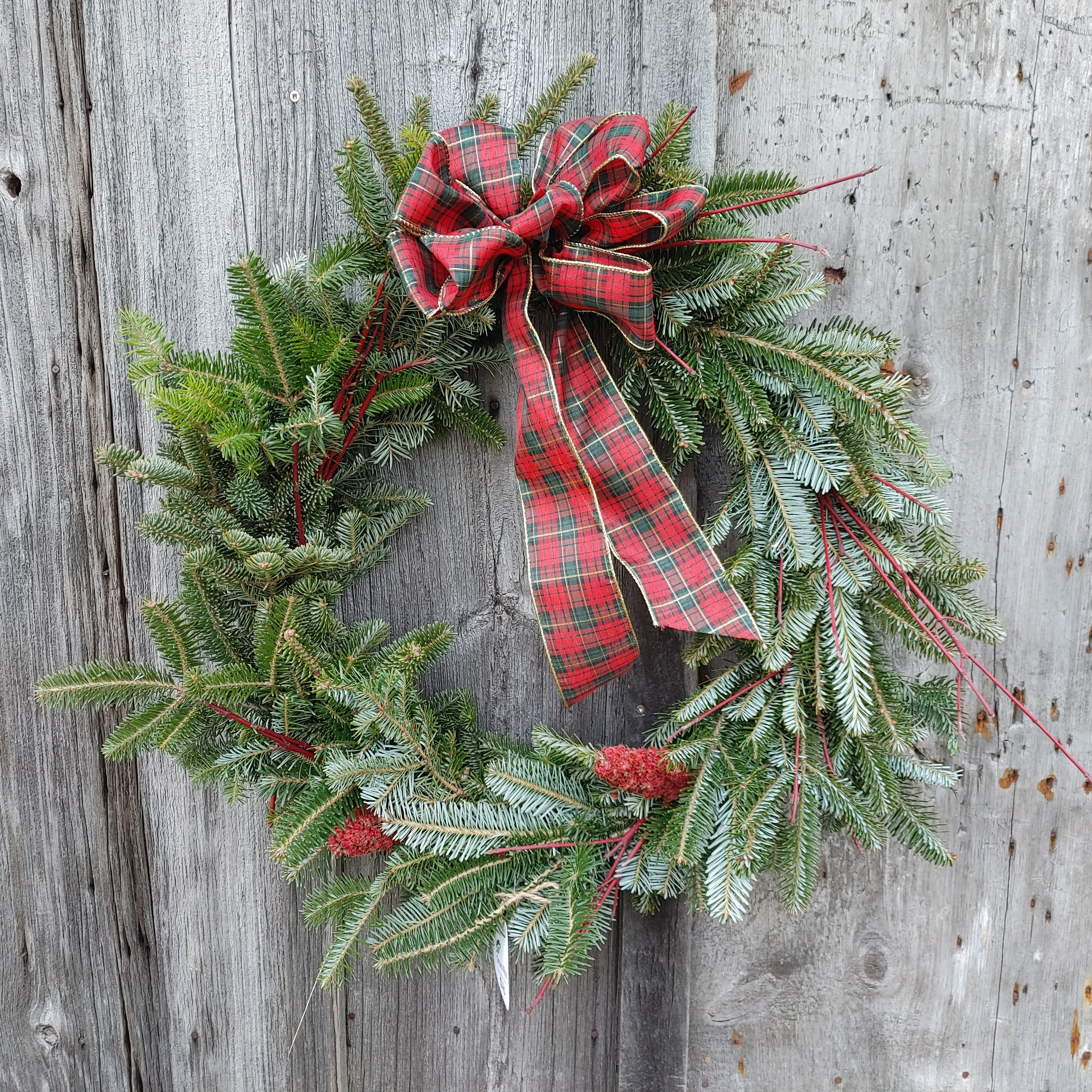 Natural Evergreen Wreath – Barrett's Christmas Tree Farm